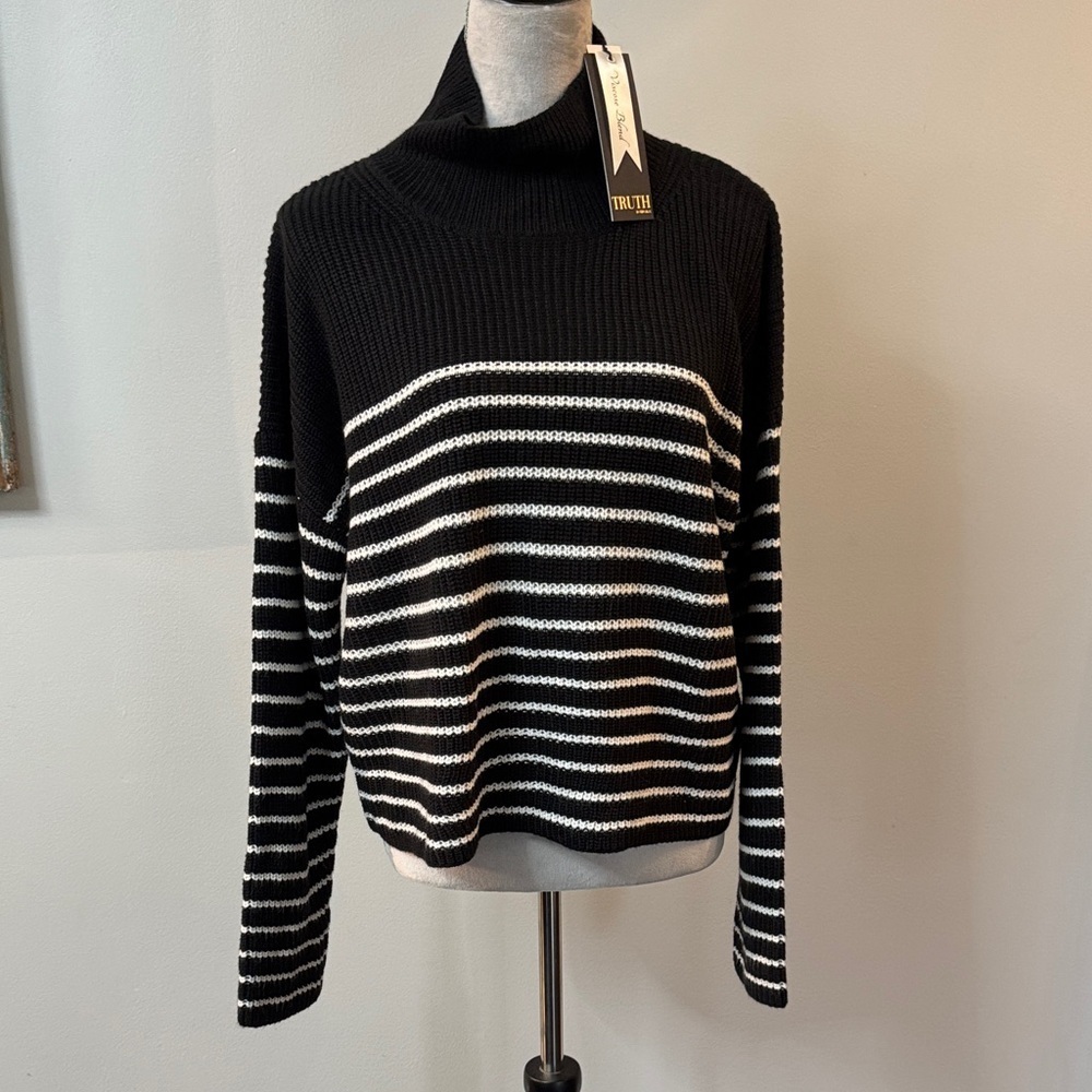 Truth Black and White Striped knit Sweater NWT L